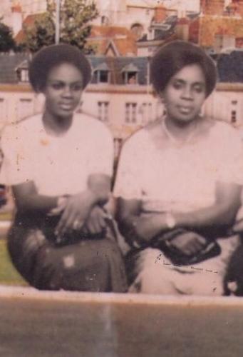 Aunt IsiX Mama X Mom